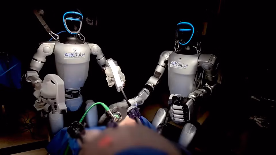 Humanoid Robots Successfully Perform Live Surgery in Medical Breakthrough 2 image 18